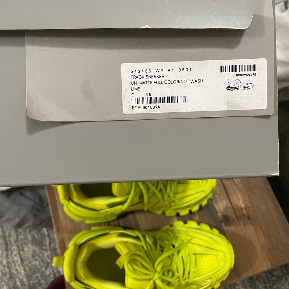 Pre owned yellow authentic Balenciaga sneakers